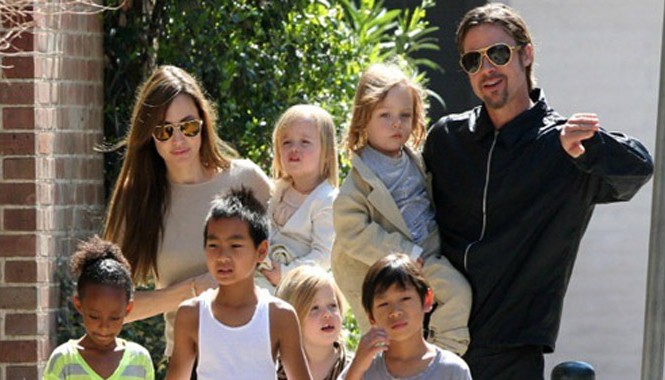 Cả sáu người con của Angelina Jolie đều muốn sống cùng Brad Pitt?  - Ảnh 2.