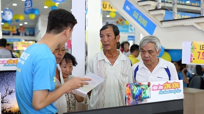 Công nghệ - vũ khí chiến thắng trong ngành bán lẻ Người tiêu dùng rất cần sự tư vấn tận tâm, nhiệt tình để chọn được những sản phẩm ưng ý, phù hợp với nhu cầu, đặc biệt là với các sản phẩm điện máy, điện tử