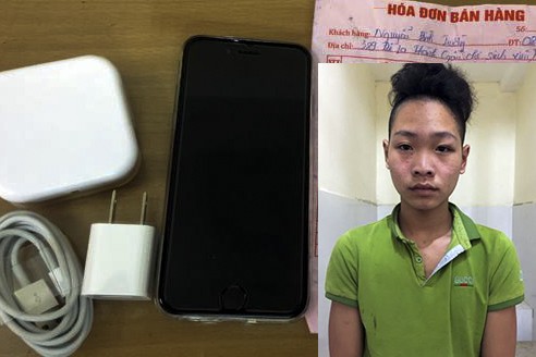 Vờ xem hàng, nam thanh niên cầm điện thoại iPhone bỏ chạy Trường cùng chiếc điện thoại.