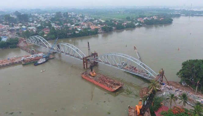 Lắp xong nhịp cuối cầu Ghềnh mới Các hình ảnh cầu Ghềnh mới sắp hoàn thành.