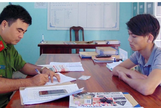 Ba nam sinh bắt cóc bạn học để tống tiền Đối tượng Hứa Đại Hoàng.