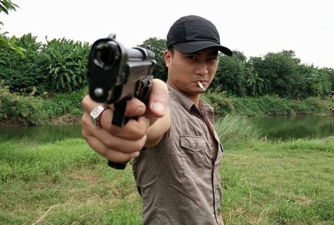 Hoàng mặt sắt - Người phán xử: ‘Nếu còn sống, tôi sẽ xử Phúc Hô’ Diễn viên Duy Hưng tiếc nuối khi Hoàng mặt sắt hết vai hơi sớm trong phim "Người phán xử".