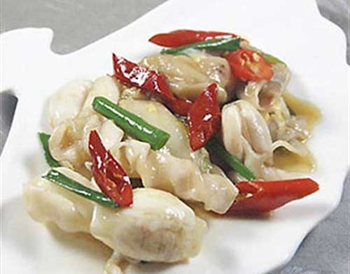 Ruột cá, bèo tây: Đặc sản Hà thành thời ăn gì cũng ngán Món bong bóng cá giờ là món khoái khẩu của người Hà Nội