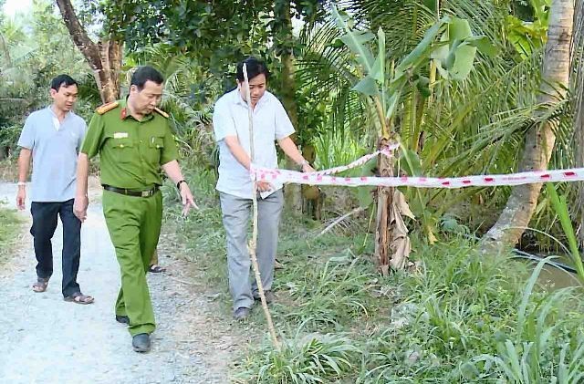 Ngăn 2 thanh niên đâm nhau, 2 'Lục Vân Tiên' bị truy sát Hiện trường nơi xảy ra vụ truy sát. Ảnh Công an Vĩnh Long