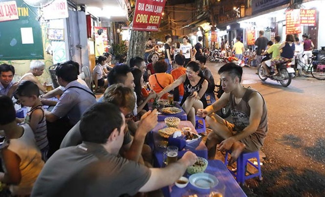 Thủ tướng yêu cầu kiểm tra thông tin 'mỏ thuế lộ thiên’ Các cửa hàng buôn bán, quán nhậu có doanh thu hàng chục tỷ đồng mỗi năm nhưng chỉ đóng thuế vài triệu đồng/tháng. Ảnh minh hoạ.