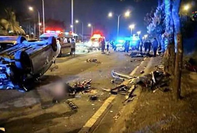 Xe hơi lao vào nhóm thiếu niên đi xe đạp, 16 người thương vong Hiện trường vụ tai nạn.