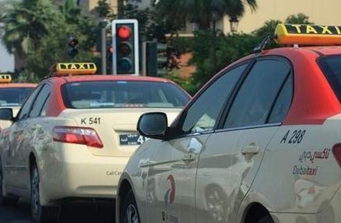 Dubai: Tìm thấy 44kg vàng và… trẻ sơ sinh trên xe taxi Dubai: Tìm thấy 44kg vàng và… trẻ sơ sinh trên xe taxi