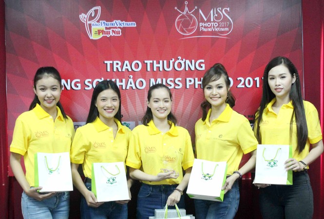 Miss Photo 2017 ngọc ngà trong màu xanh lá 6 người đẹp của tháng 7 lọt vào vòng chung kết Miss Photo - Hoa khôi phụ nữ Việt Nam qua ảnh.