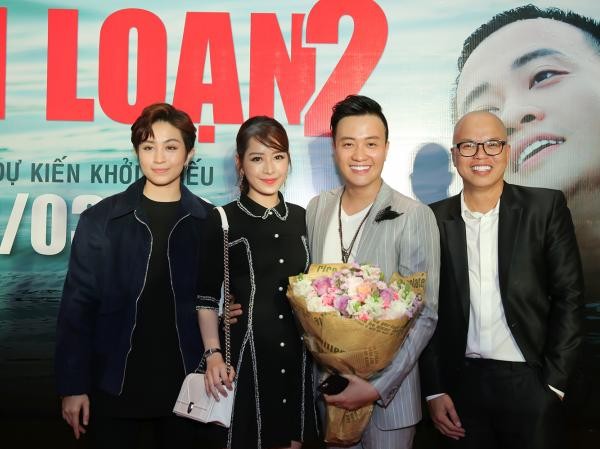 Gil Lê - Chi Pu xúng xính diện đồ ton-sur-ton tham dự buổi ra mắt Gil Lê - Chi Pu xúng xính diện đồ ton-sur-ton tham dự buổi ra mắt "Hotboy nổi loạn 2"