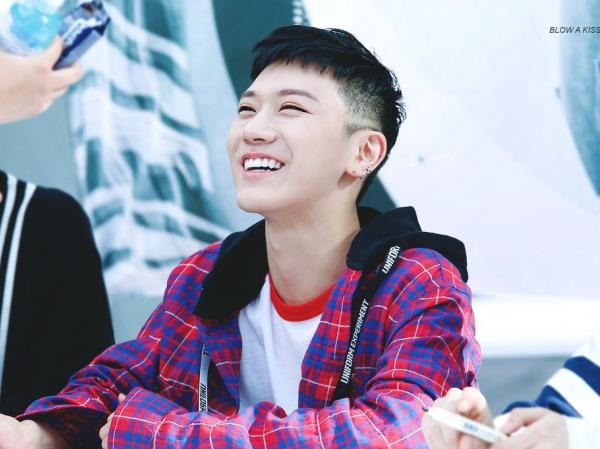 Dù phải nghỉ ngơi sau chấn thương nhưng Ten (NCT) vẫn quyết tâm Dù phải nghỉ ngơi sau chấn thương nhưng Ten (NCT) vẫn quyết tâm "xuất chiêu"