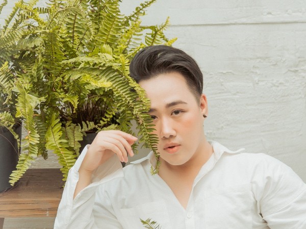 Trung Quân tái xuất V-Pop với ca khúc Ballad lấy cảm hứng từ tập thơ của cây bút Việt Anh Trung Quân tái xuất V-Pop với ca khúc Ballad lấy cảm hứng từ tập thơ của cây bút Việt Anh
