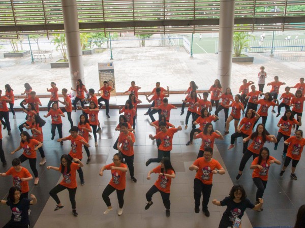 Hà Nội: Học sinh trường Ams nhảy flashmod sôi động tại Crowd Dance 2017 Hà Nội: Học sinh trường Ams nhảy flashmod sôi động tại Crowd Dance 2017