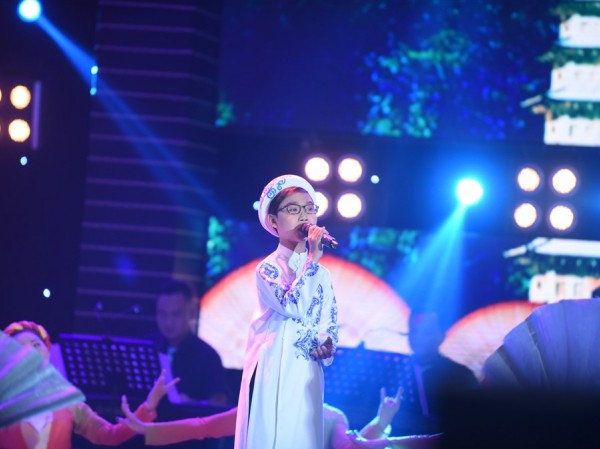 “Thần đồng âm nhạc” Đức Vĩnh đăng quang kép Quán quân “Thần đồng âm nhạc” Đức Vĩnh đăng quang kép Quán quân "Tuyệt đỉnh song ca nhí"