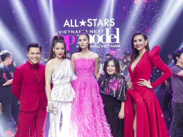Cùng nhìn lại hành trình của Kim Dung trong cuộc đua trở thành Quán quân của VNTM All Stars 2017 Cùng nhìn lại hành trình của Kim Dung trong cuộc đua trở thành Quán quân của VNTM All Stars 2017