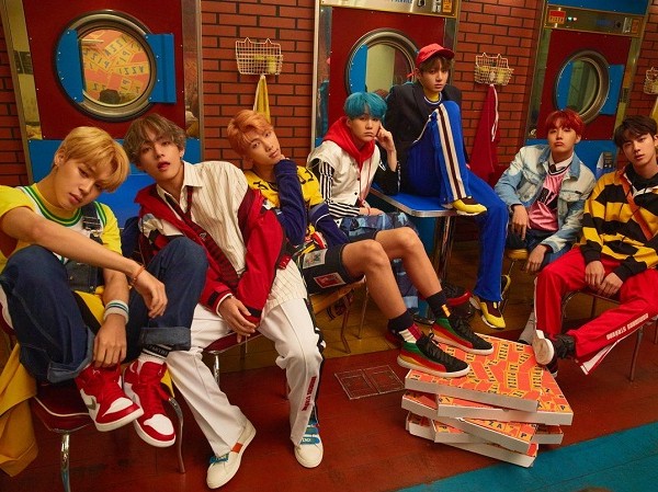 Sau bao ngày chờ đợi, ảnh bìa và tracklist trong album mới nhất của BTS đã chính thức lộ diện Sau bao ngày chờ đợi, ảnh bìa và tracklist trong album mới nhất của BTS đã chính thức lộ diện