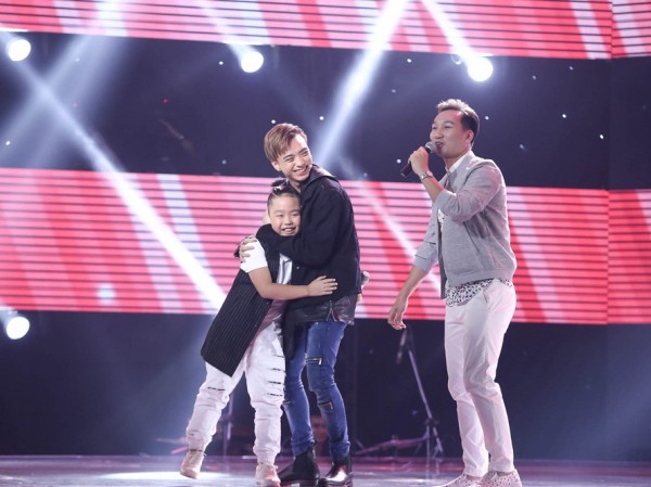 Nhờ BIG BANG, Soobin Hoàng Sơn “chiêu dụ” được cậu bé “búi tóc” gây sốt tại Nhờ BIG BANG, Soobin Hoàng Sơn “chiêu dụ” được cậu bé “búi tóc” gây sốt tại "The Voice Kids"