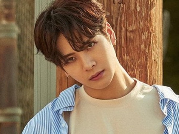 Sau khi gây sốt tại Sau khi gây sốt tại "2017 MTV EMA", Jackson (GOT7) tiếp tục tham dự "2017 American Music Awards"