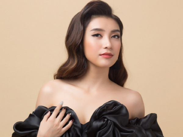 Tiêu Châu Như Quỳnh Tiêu Châu Như Quỳnh "mở đường" cho album thứ hai sau 8 năm hoạt động