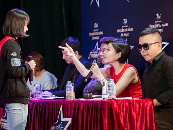 Trà My Idol, Trang Pháp hào hứng xem Thu Minh thị phạm các thí sinh Steps2fame Trà My Idol, Trang Pháp hào hứng xem Thu Minh thị phạm các thí sinh Steps2fame