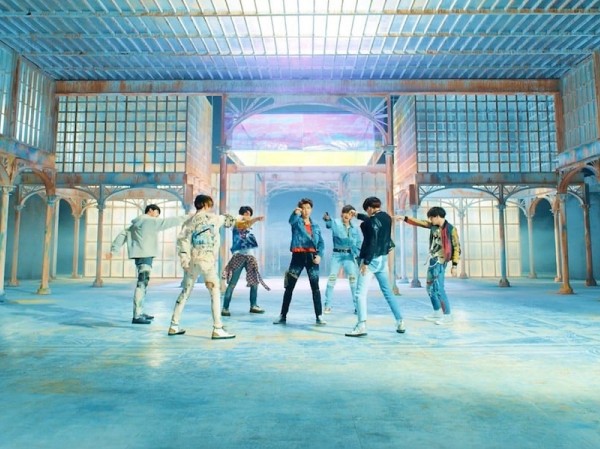 BTS đạt được PAK (Perfect All-Kill) đầu tiên trong sự nghiệp với BTS đạt được PAK (Perfect All-Kill) đầu tiên trong sự nghiệp với "Fake Love"