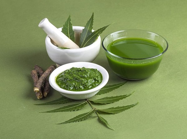 Thoát khỏi gàu nhanh chóng nhờ các phương pháp tự nhiên Thoát khỏi gàu nhanh chóng nhờ các phương pháp tự nhiên