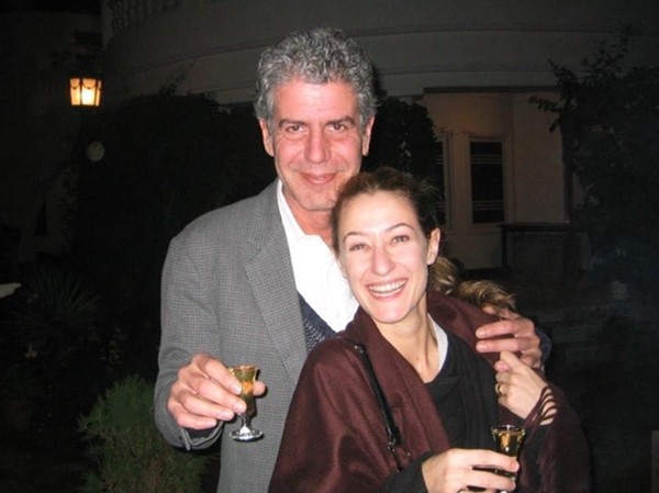 Bạn gái cũ của đầu bếp Anthony Bourdain chia sẻ thông điệp mạnh mẽ về bệnh trầm cảm Bạn gái cũ của đầu bếp Anthony Bourdain chia sẻ thông điệp mạnh mẽ về bệnh trầm cảm