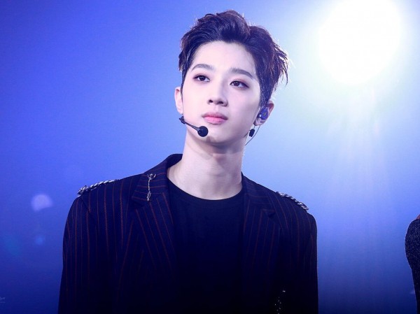 Fan vỡ òa khi Lai Guan Lin bất ngờ xuất hiện tại concert của nhà Cube Ent Fan vỡ òa khi Lai Guan Lin bất ngờ xuất hiện tại concert của nhà Cube Ent