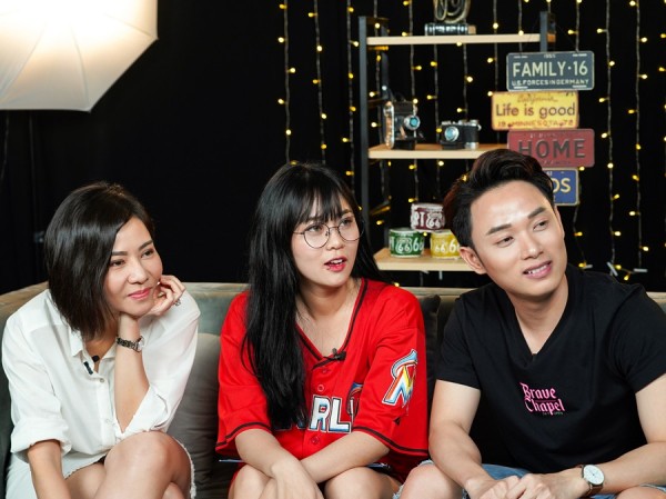 Cặp thầy trò Thu Minh - Trúc Nhân lần đầu “săm soi” MV của nhau Cặp thầy trò Thu Minh - Trúc Nhân lần đầu “săm soi” MV của nhau
