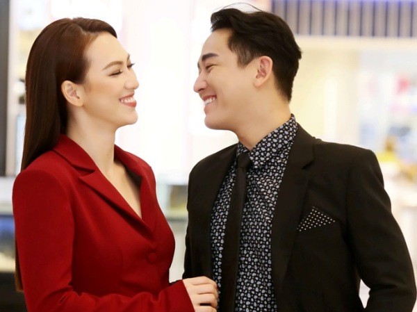 Phương Anh Đào diện menswear vẫn đầy nữ tính bên cạnh Hứa Vĩ Văn Phương Anh Đào diện menswear vẫn đầy nữ tính bên cạnh Hứa Vĩ Văn