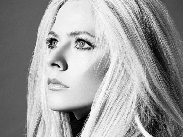Các fan USUK chú ý, Các fan USUK chú ý, "thần tượng một thời" Avril Lavigne đã chính thức trở lại sau 5 năm chờ đợi!