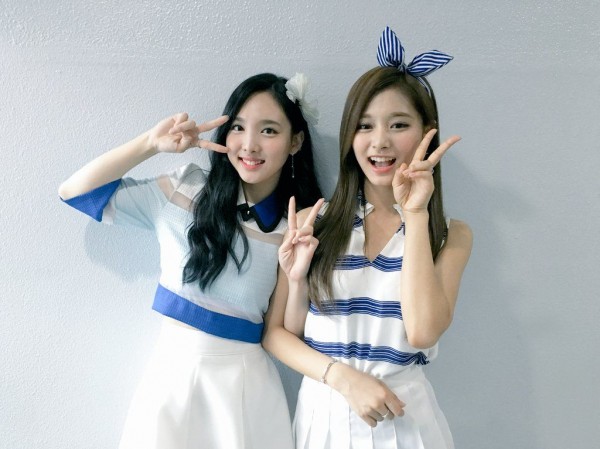 Nayeon (TWICE) đập tan tin đồn mâu thuẫn với Tzuyu chỉ nhờ trò camera ẩn Nayeon (TWICE) đập tan tin đồn mâu thuẫn với Tzuyu chỉ nhờ trò camera ẩn