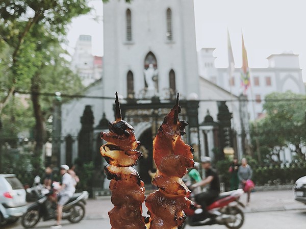 Quán thịt xiên nướng Quán thịt xiên nướng "view nhà thờ" nổi nhất Hà Nội