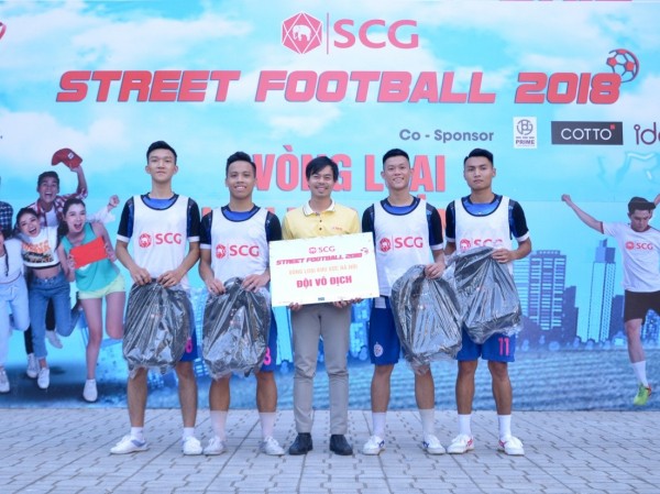 “Giải Bóng đá đường phố SCG 2018”: 2 đội phía Nam trở thành đối thủ đáng gờm của FC Phủi “Giải Bóng đá đường phố SCG 2018”: 2 đội phía Nam trở thành đối thủ đáng gờm của FC Phủi