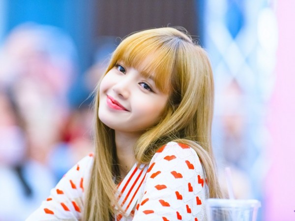 Kênh YouTube của Lisa (Black Pink) thu hút 100 nghìn người theo dõi chỉ sau vài giờ mở hàng