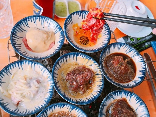 Bỏ vào chén nướng, thịt bò thơm lừng và thấm đẫm 8 loại sốt trứ danh Bỏ vào chén nướng, thịt bò thơm lừng và thấm đẫm 8 loại sốt trứ danh