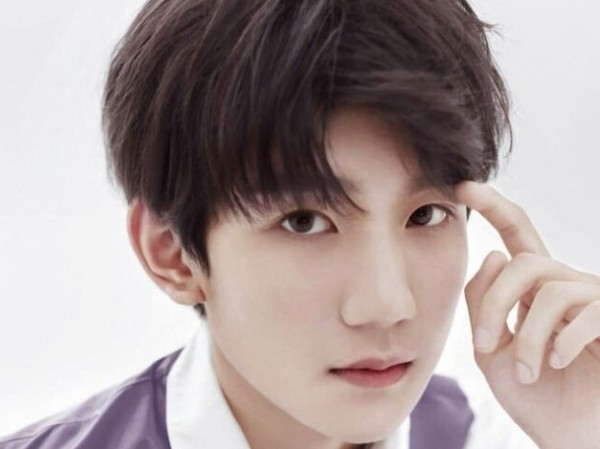 Vương Nguyên (TFBOYS) trở thành thần tượng 2K đầu tiên được đưa vào sách giáo khoa! Vương Nguyên (TFBOYS) trở thành thần tượng 2K đầu tiên được đưa vào sách giáo khoa!