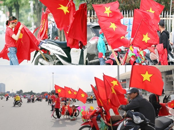 Trước giờ bóng lăn, người hâm mộ Việt Nam rục rịch cờ đỏ Trước giờ bóng lăn, người hâm mộ Việt Nam rục rịch cờ đỏ "tiếp sức" các cầu thủ