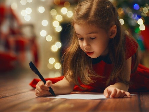Cô bé gửi thư cho Ông già Tuyết và không xin quà, nhưng khiến ai cũng xúc động Cô bé gửi thư cho Ông già Tuyết và không xin quà, nhưng khiến ai cũng xúc động