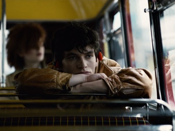 Xem “Black Mirror: Bandersnatch” của Netflix, bạn sẽ phải thốt lên chưa từng xem một điều gì ngầu thế Xem “Black Mirror: Bandersnatch” của Netflix, bạn sẽ phải thốt lên chưa từng xem một điều gì ngầu thế