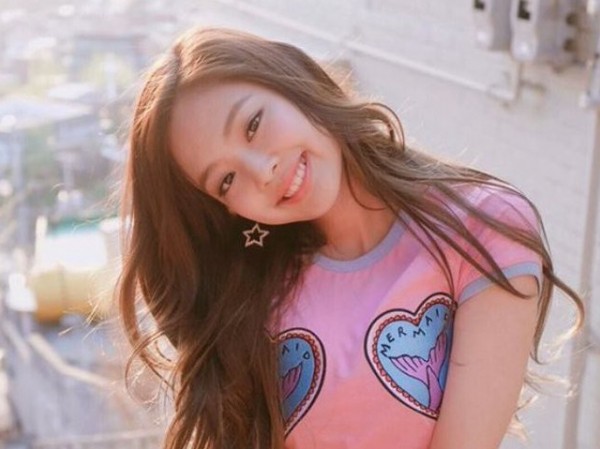Jennie (BLACKPINK) dẫn đầu BXH giá trị thương hiệu cá nhân nhờ tin tức hẹn hò Jennie (BLACKPINK) dẫn đầu BXH giá trị thương hiệu cá nhân nhờ tin tức hẹn hò