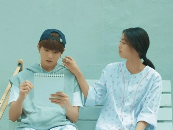 Còn chưa chính thức debut, Yuna (ITZY) đã khiến fan phát hờn vì thân thiết với Jungkook Còn chưa chính thức debut, Yuna (ITZY) đã khiến fan phát hờn vì thân thiết với Jungkook