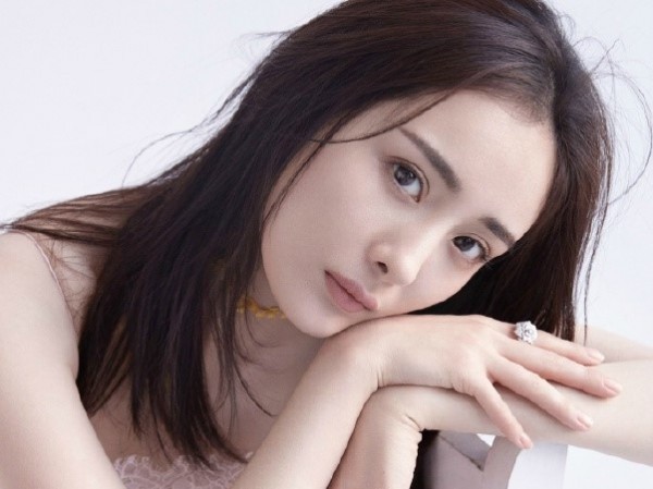 Dương Mịch là sao Châu Á đầu tiên trở thành người đại diện toàn thương hiệu của Stuart Weitzman Dương Mịch là sao Châu Á đầu tiên trở thành người đại diện toàn thương hiệu của Stuart Weitzman