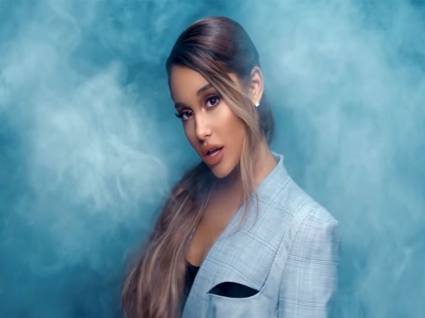 "Cứng" như Ariana Grande: "Đá xéo" Grammy ngay khi vừa nhận "kèn vàng" đầu tiên trong sự nghiệp