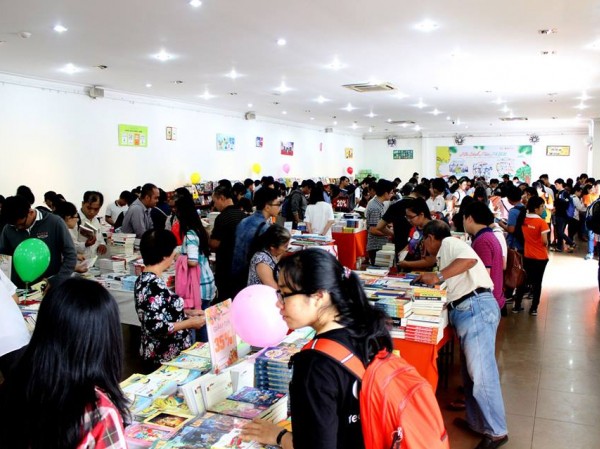 Chơi gì cuối tuần: Rủ cạ cứng đi hội sách, cùng teen Đà Nẵng hưởng ứng Chơi gì cuối tuần: Rủ cạ cứng đi hội sách, cùng teen Đà Nẵng hưởng ứng "ChallengeForChange"