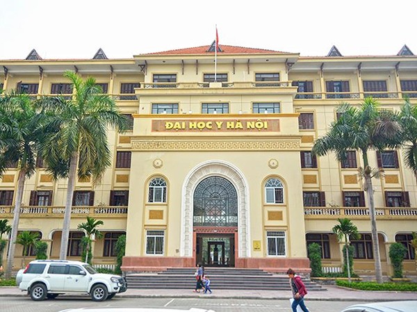 Sinh viên top 3 điểm cao của ĐH Y Hà Nội bị buộc thôi học Sinh viên top 3 điểm cao của ĐH Y Hà Nội bị buộc thôi học