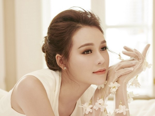 Sam, vào showbiz đã 10 năm nhưng vẫn bị gán mác “đẹp nhưng an toàn đến nhạt” Sam, vào showbiz đã 10 năm nhưng vẫn bị gán mác “đẹp nhưng an toàn đến nhạt”