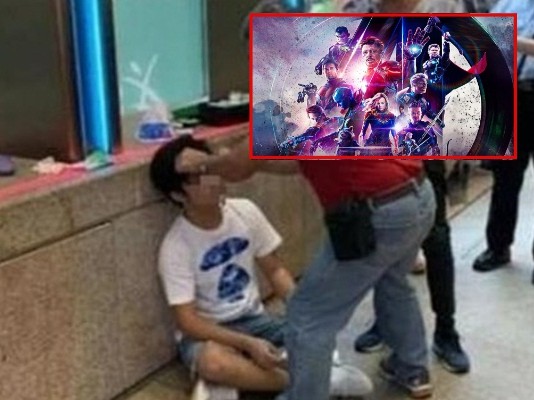 Hét to đoạn kết phim Hét to đoạn kết phim "Avengers: Endgame" ngay trước rạp, nam thanh niên "ăn no đòn"