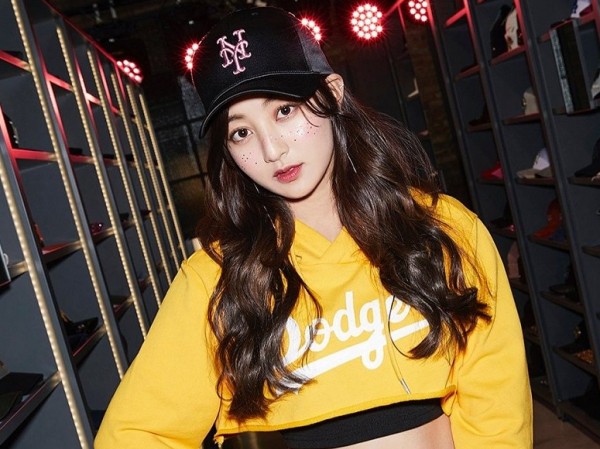 Idol ơi, đừng vội tin vì công ty quản lý đang nói một đằng làm một nẻo đấy Idol ơi, đừng vội tin vì công ty quản lý đang nói một đằng làm một nẻo đấy