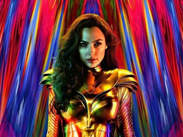 Poster chính thức của Poster chính thức của "Wonder Woman 1984" làm fan liên tưởng tới... 5 anh em siêu nhân