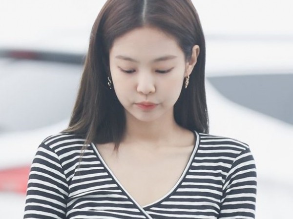 Jennie (BLACKPINK) nhiều lần tỏ ra khó thở, bỏ dở cả concert, chuyện gì đang xảy ra? Jennie (BLACKPINK) nhiều lần tỏ ra khó thở, bỏ dở cả concert, chuyện gì đang xảy ra?